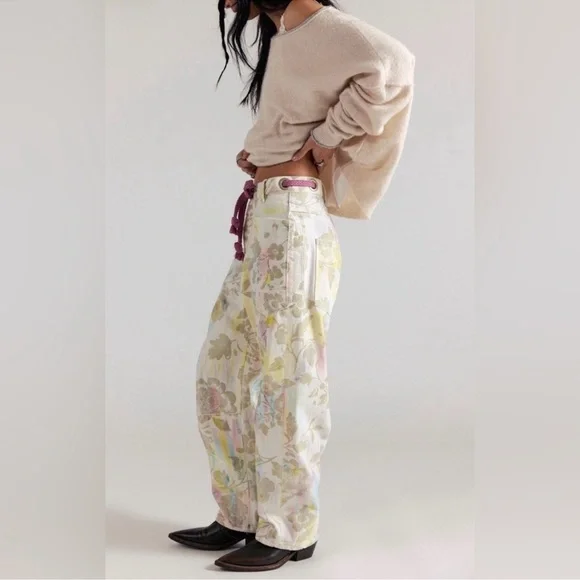 NWT We The Free People Moxie Printed Floral Flocked Barrel Jeans Size 27 w/ Belt - Picture 8 of 13